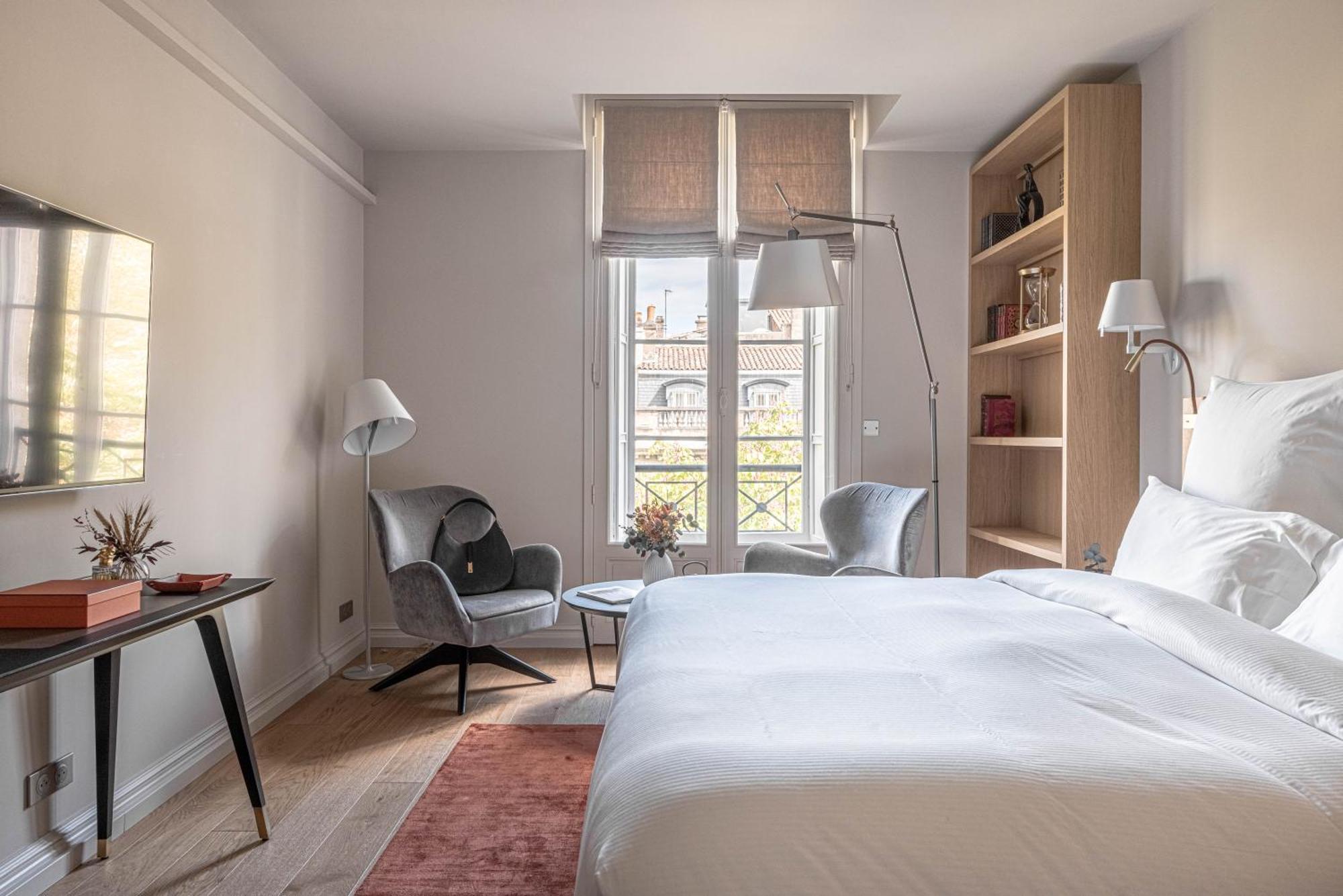 Prestige Room